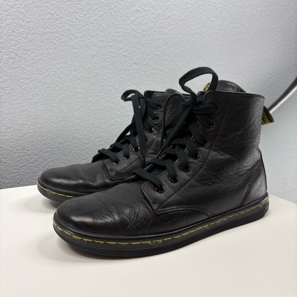Doc Martens Leyton Women’s Leather Casual Boots - Picture 2 of 13